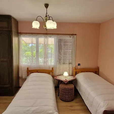 жасмин овчаровски плаж *