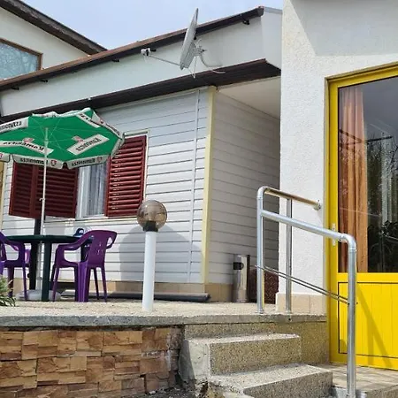 жасмин овчаровски плаж *