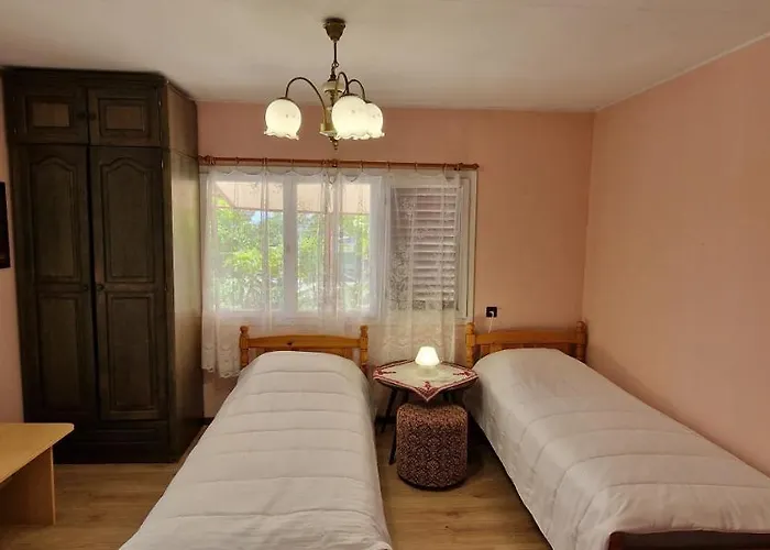 жасмин овчаровски плаж *